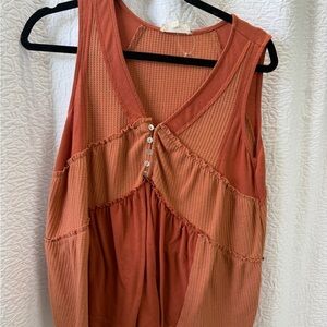 Sleeveless Waffle-Panel Tank Top in Rust